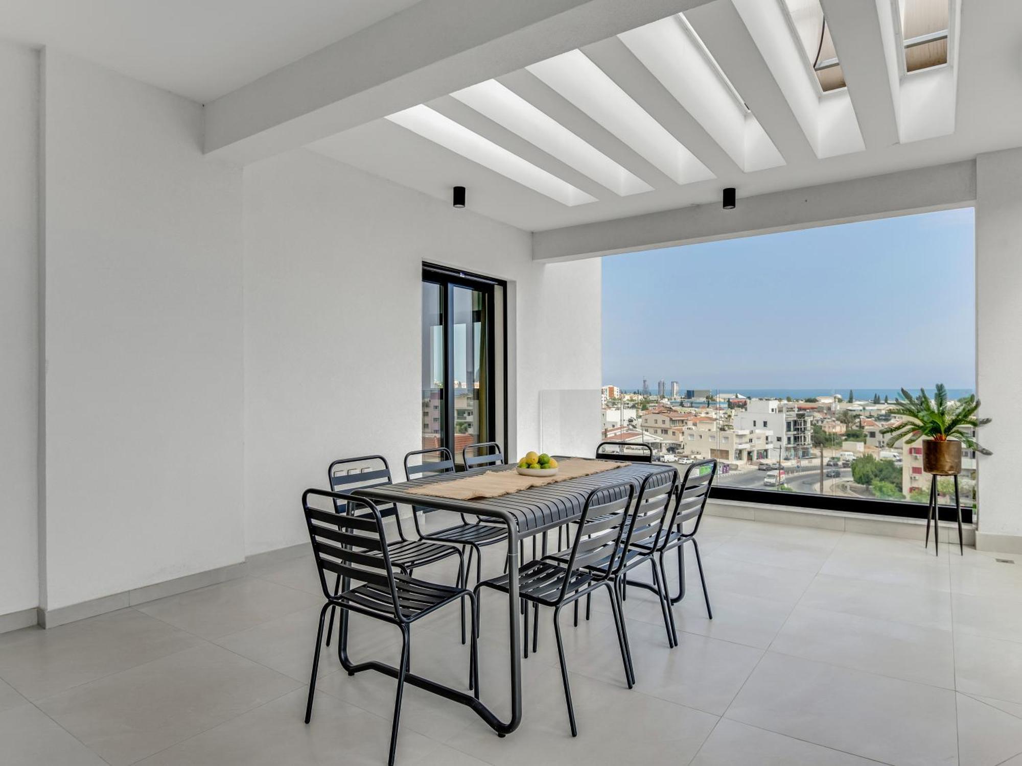 Sanders Elgio Limassol Quarto foto