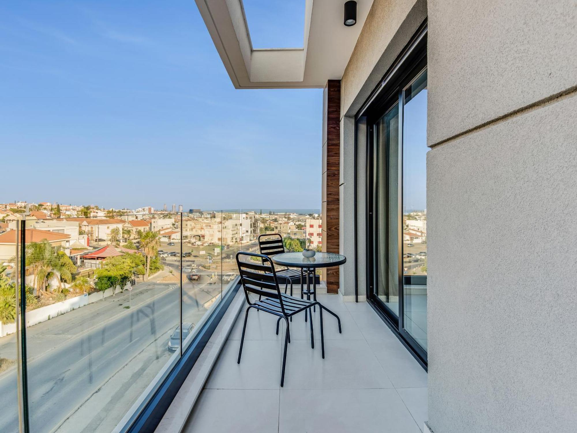 Sanders Elgio Limassol Quarto foto